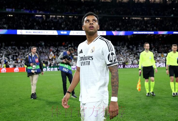 记者:罗德里戈将留皇马 没收到报价也未申请离队 记者:罗德里戈将留皇马 没收到报价也未申请离队